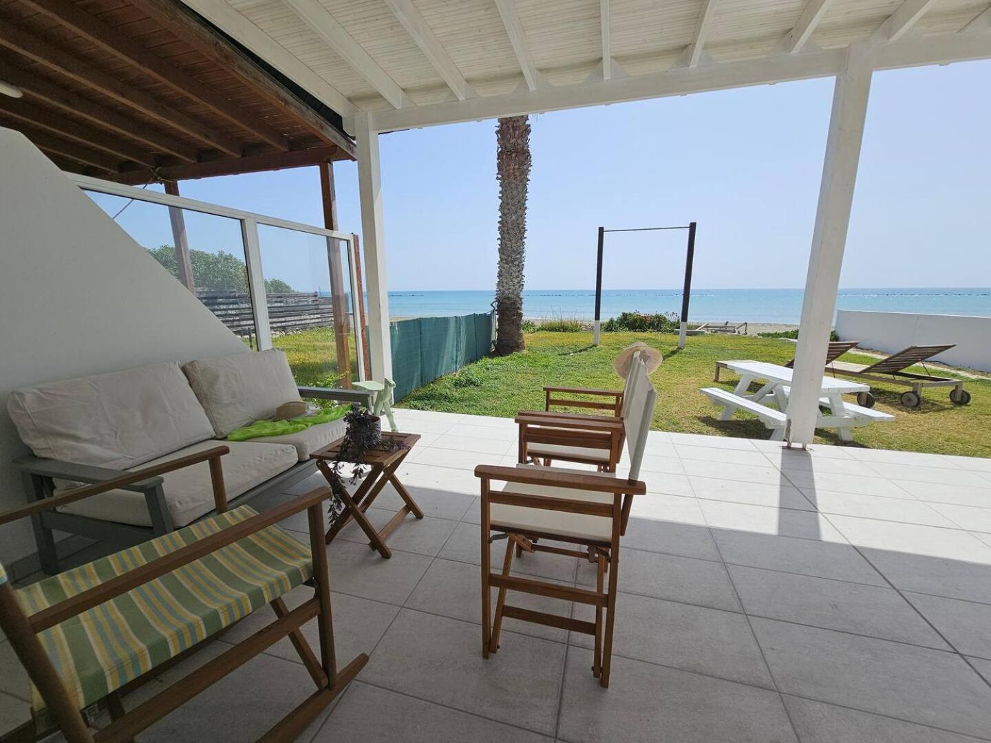 לרנקה Ammos Beachfront Villa Paradise מראה חיצוני תמונה