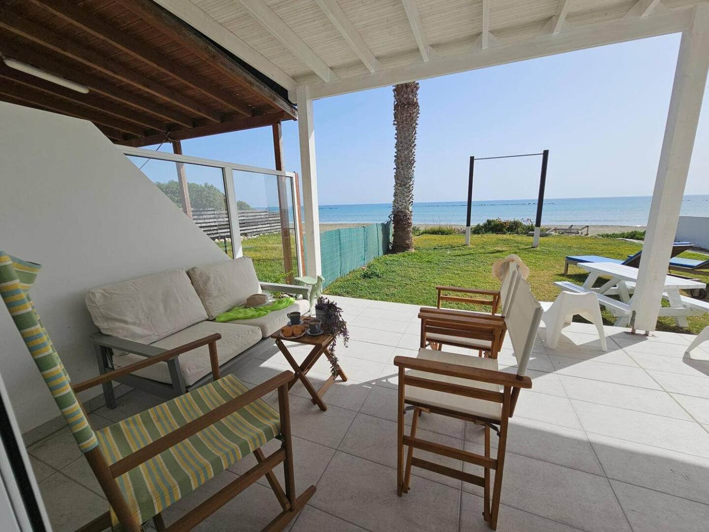 לרנקה Ammos Beachfront Villa Paradise מראה חיצוני תמונה