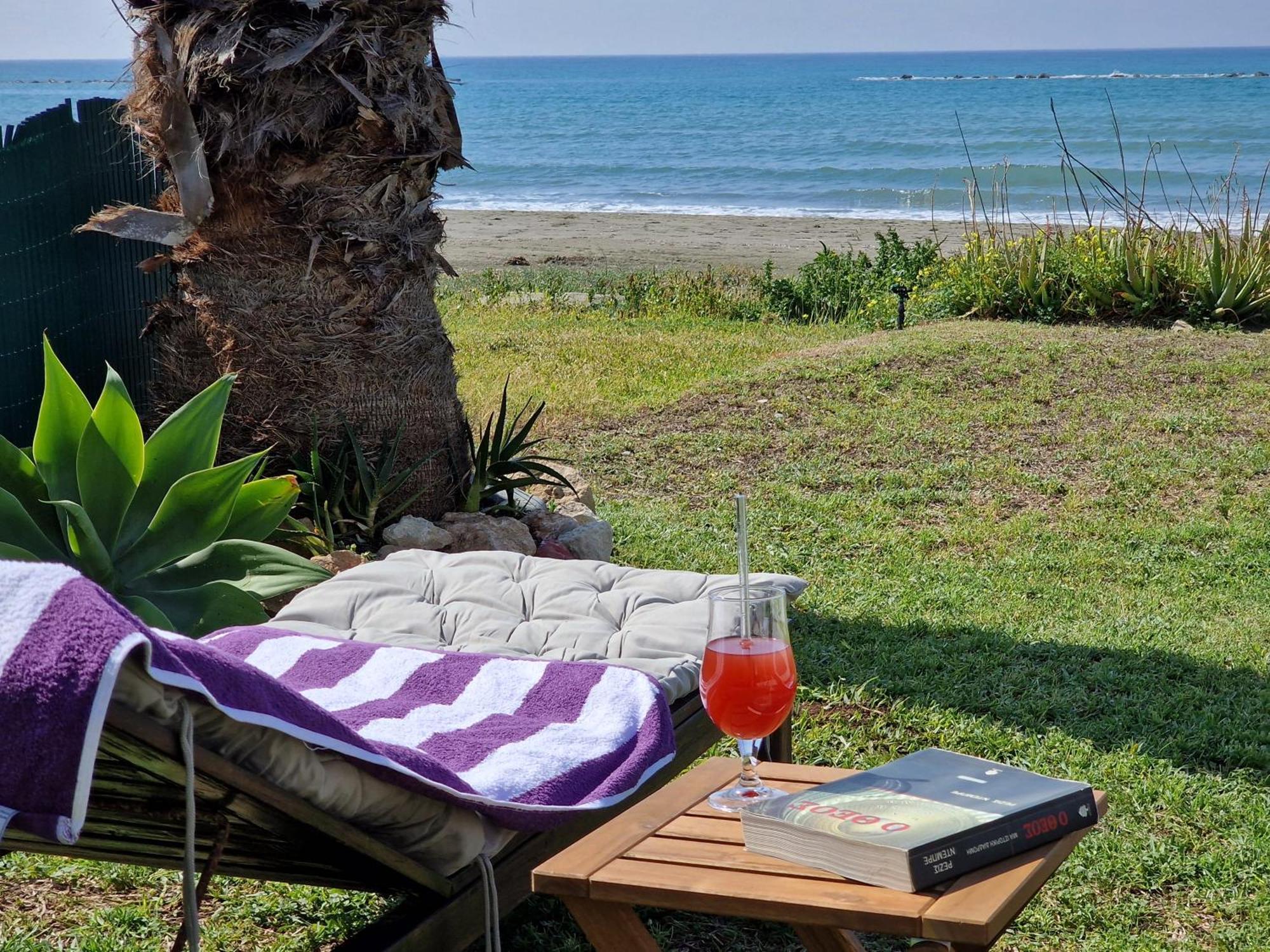 לרנקה Ammos Beachfront Villa Paradise מראה חיצוני תמונה