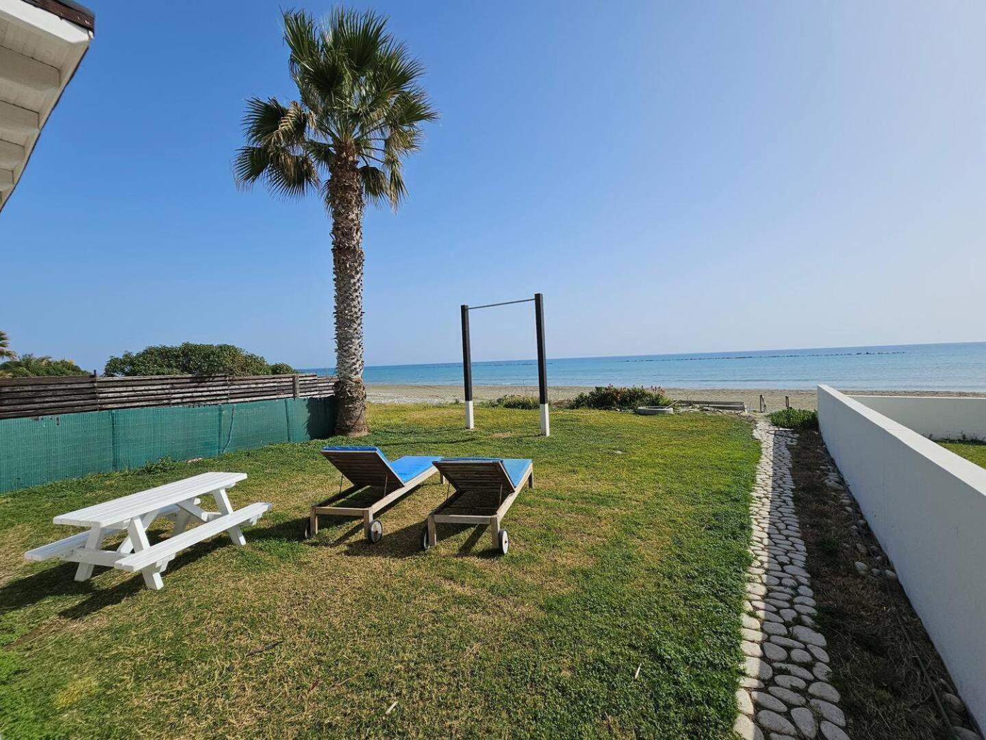 לרנקה Ammos Beachfront Villa Paradise מראה חיצוני תמונה